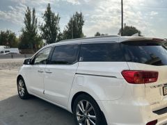 Photo of the vehicle Kia Carnival