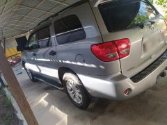 Сүрөт унаа Toyota Sequoia