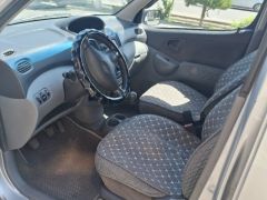 Сүрөт унаа Toyota Yaris Verso