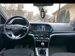 Photo of the vehicle Hyundai Elantra