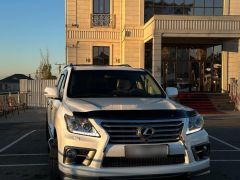 Photo of the vehicle Lexus LX