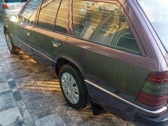 Photo of the vehicle Mercedes-Benz W124