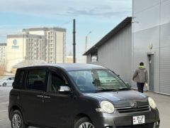 Фото авто Toyota Sienta