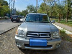 Сүрөт унаа Toyota Sequoia