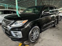 Photo of the vehicle Lexus LX