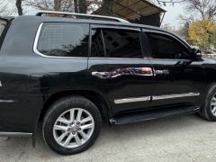 Photo of the vehicle Lexus LX