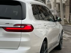 Photo of the vehicle BMW X7