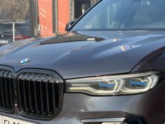 Photo of the vehicle BMW X7