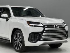 Photo of the vehicle Lexus LX