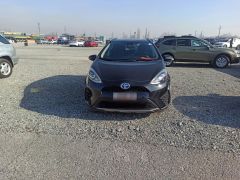 Сүрөт унаа Toyota Prius c