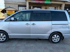 Сүрөт унаа Toyota Voxy