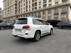 Photo of the vehicle Lexus LX