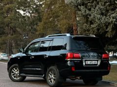 Photo of the vehicle Lexus LX