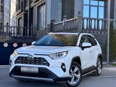 Сүрөт унаа Toyota RAV4