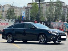 Photo of the vehicle Lexus ES