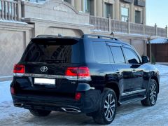 Photo of the vehicle Toyota Land Cruiser