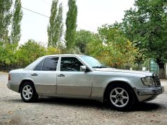 Фото авто Mercedes-Benz W124