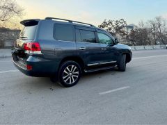 Photo of the vehicle Toyota Land Cruiser