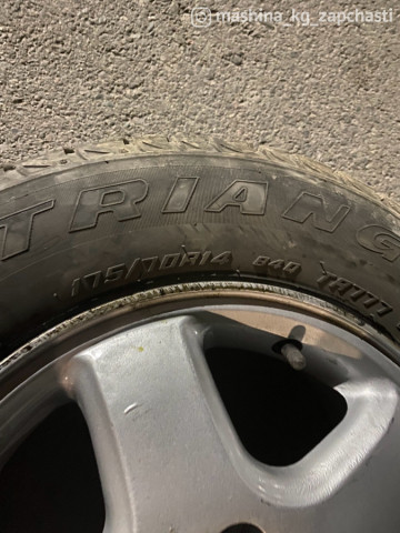 Tires - Продам комплект зимних шин с дисками на Хонду Фит R14, цена 35.000с
