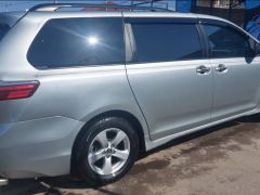 Фото авто Toyota Sienna