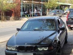 Photo of the vehicle BMW 5 Series