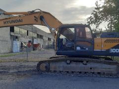 Photo of the vehicle Hyundai R300LC