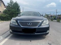 Photo of the vehicle Lexus LS