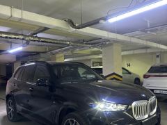 Photo of the vehicle BMW X5