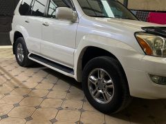 Photo of the vehicle Lexus GX