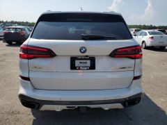 Photo of the vehicle BMW X5