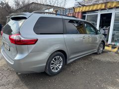 Фото авто Toyota Sienna