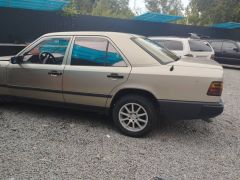 Сүрөт унаа Mercedes-Benz W124