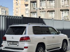 Photo of the vehicle Lexus LX