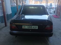 Сүрөт унаа Mercedes-Benz W124