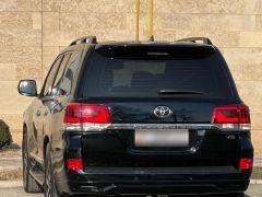 Photo of the vehicle Toyota Land Cruiser