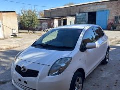 Сүрөт унаа Toyota Vitz