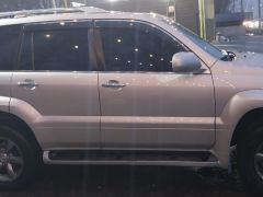 Photo of the vehicle Lexus GX