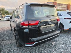 Photo of the vehicle Toyota Land Cruiser