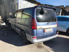 Сүрөт унаа Nissan Serena