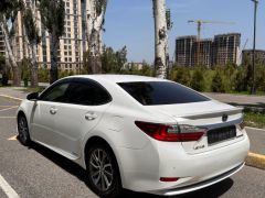 Photo of the vehicle Lexus ES