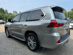 Photo of the vehicle Lexus LX