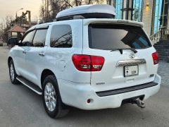 Сүрөт унаа Toyota Sequoia