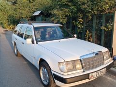 Сүрөт унаа Mercedes-Benz W124