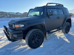 Фото авто Toyota FJ Cruiser