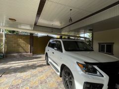 Photo of the vehicle Lexus LX