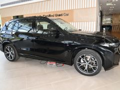 Photo of the vehicle BMW X5