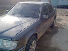 Сүрөт унаа Mercedes-Benz W124