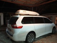 Photo of the vehicle Toyota Sienna