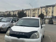 Сүрөт унаа Toyota Vitz