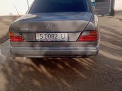 Сүрөт унаа Mercedes-Benz W124